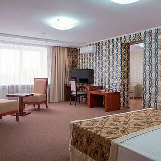 Гостиница Sky Красноярск Suite - City View-3