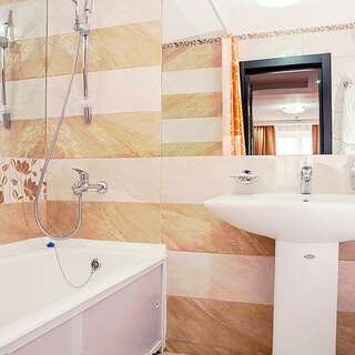 Гостиница Sky Красноярск Полулюкс трехместный-2