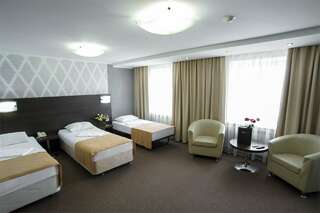 Гостиница Sky Красноярск Трехместный номер с балконом-8