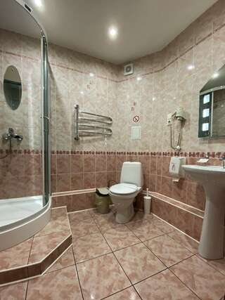 Гостиница Sky Красноярск Standard Twin Room - Mountain View-2