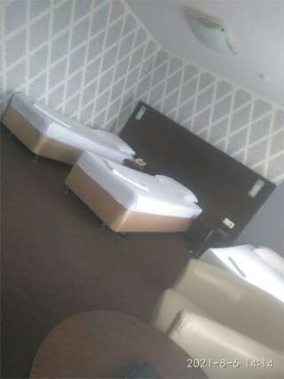 Гостиница Sky Красноярск Четырехместный номер с душем-8