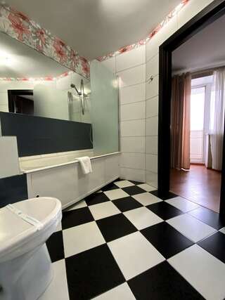 Гостиница Sky Красноярск Standard Twin Room - Mountain View-10