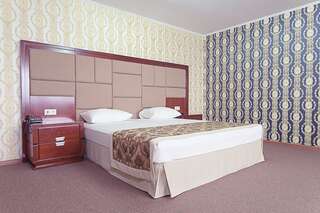 Гостиница Sky Красноярск Standard Twin Room - Mountain View-4