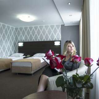 Гостиница Sky Красноярск Полулюкс трехместный-4