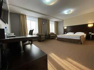 Гостиница Sky Красноярск Семейный полулюкс-1