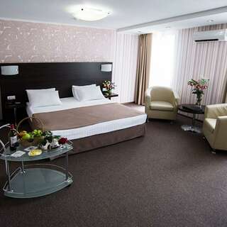 Гостиница Sky Красноярск Полулюкс трехместный-3