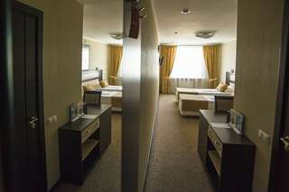 Гостиница Sky Красноярск Standard Twin Room - Mountain View-7