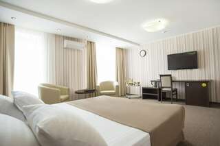 Гостиница Sky Красноярск Business Studio - Mountain View-5