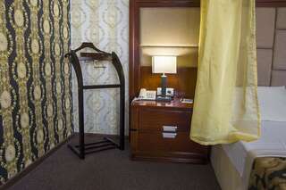 Гостиница Sky Красноярск Standard Twin Room - Mountain View-7